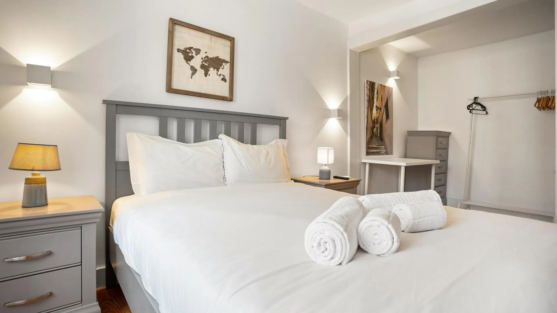 Spacious & Luxurious Penthouse In The Heart Of Lisbon