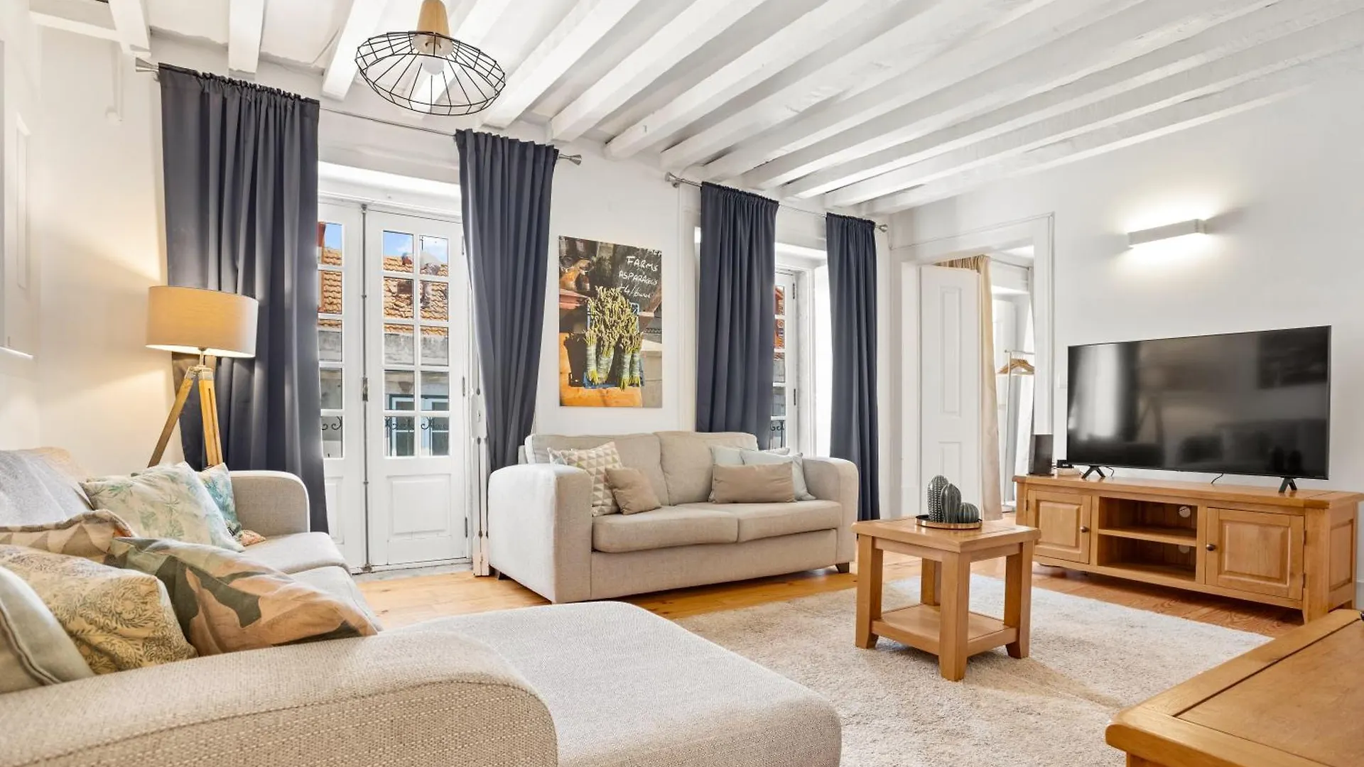 Spacious & Luxurious Penthouse In The Heart Of Lisbon Portugal