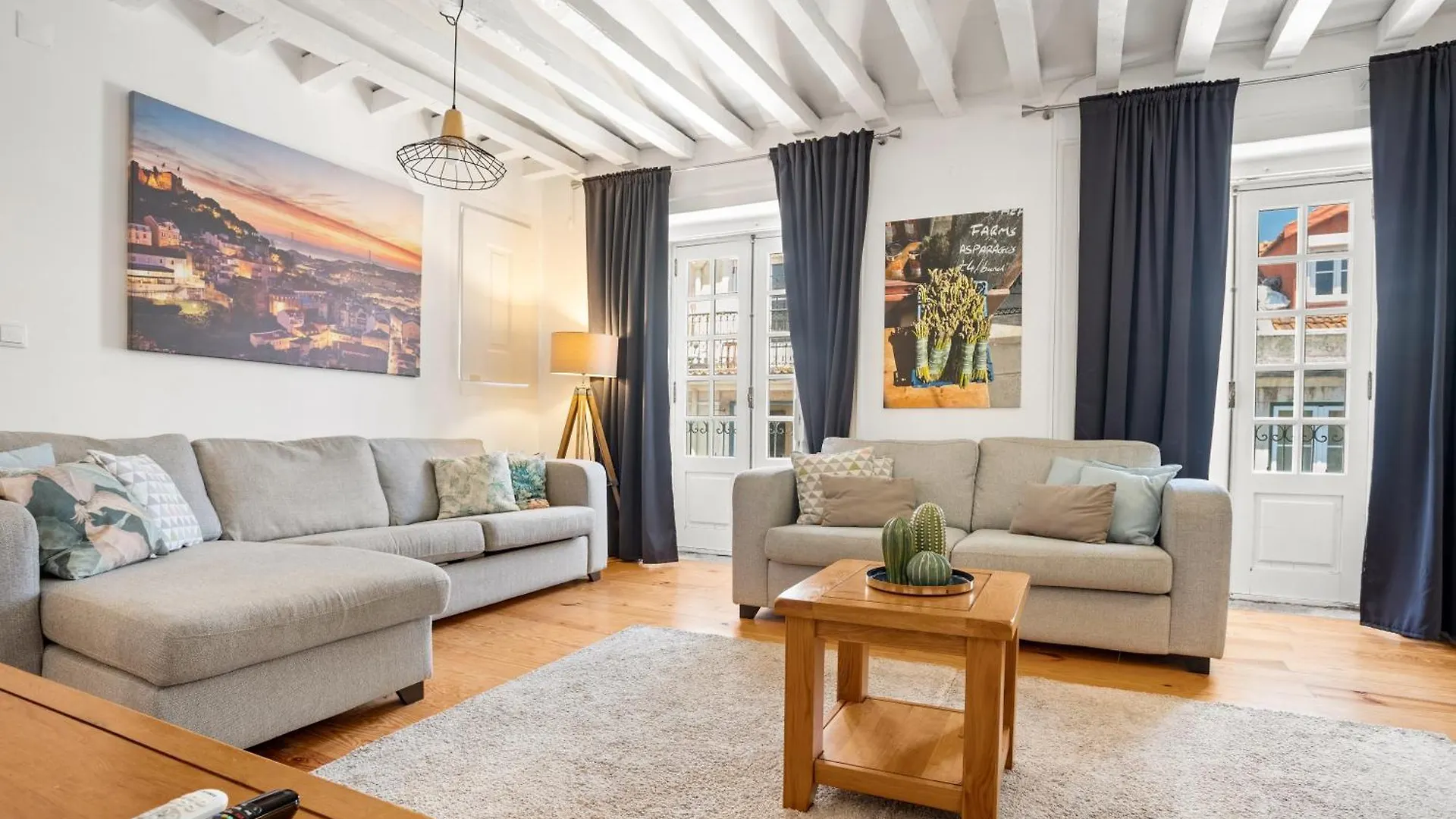 Spacious & Luxurious Penthouse In The Heart Of Lisbon Apartment